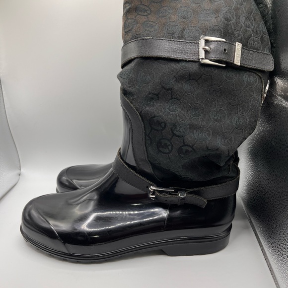 MICHAEL KORS WINTER/RAIN/SNOW TALL BLACK FLEECE LINED WITH FAUX FUR TRIM - Picture 2 of 7